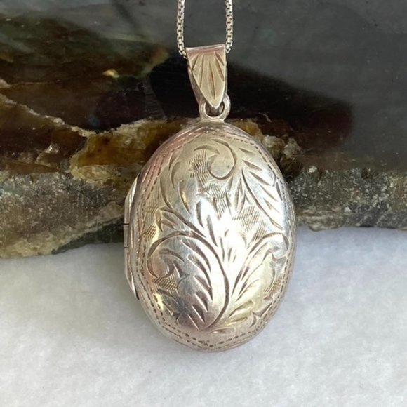 VTG Sterling Silver 925 Oval Etched Photo Locket Pendant Necklace 18" Box Chain - Picture 4 of 16
